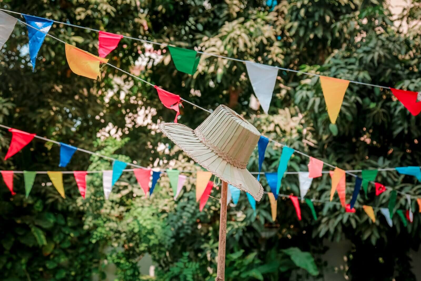 a hat is hanging on a clothes line